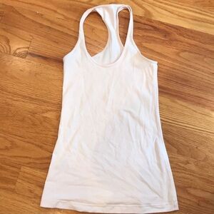 Women’s lululemon salmon tank, size 4